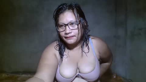 naughtypinay08 online show from August 6, 4:30 am