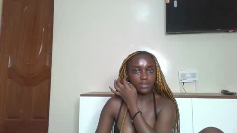 shyreen online show from November 11, 9:45 pm