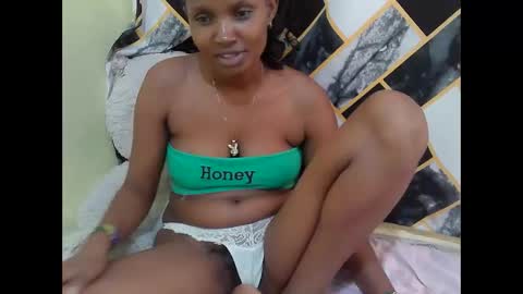 naughtyqueen online show from June 5, 6:52 am