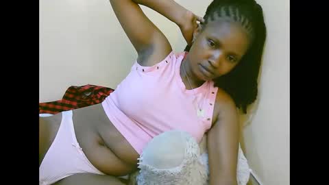 Snapshot of naughtysammur25 chatting on October 20, 7:11 am naughtyqueen online show from October 20, 7:11 am