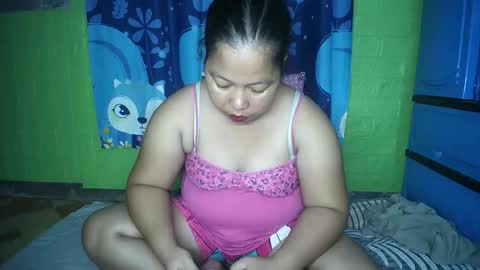 Snapshot of naughtyvina4u chatting on October 22, 3:33 am VI NA online show from October 22, 3:33 am