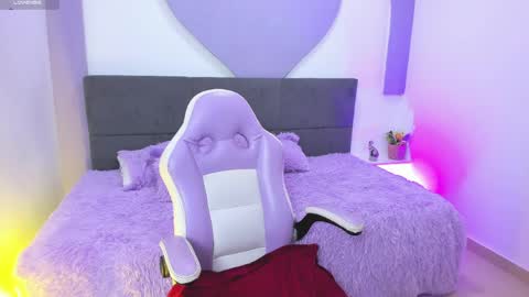 naugthy_brunette_ online show from May 6, 2:26 am