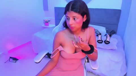 naugthy_brunette_ online show from January 8, 7:29 pm