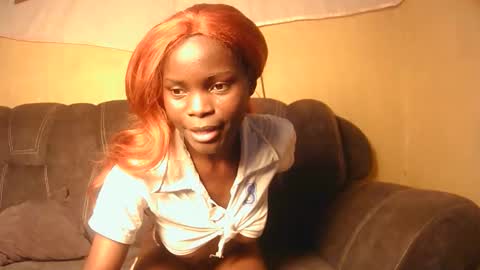 nayela_ online show from April 1, 6:27 pm