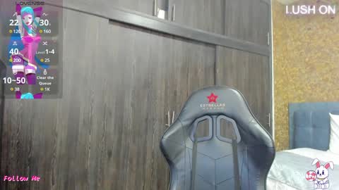 neith_xue online show from February 4, 11:38 am