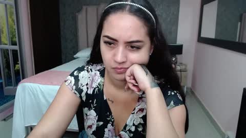 neith_xue online show from January 30, 11:44 am