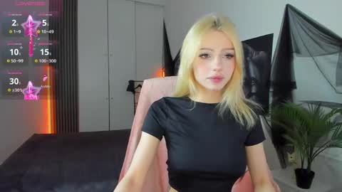 Ela  online show from April 10, 1:39 pm