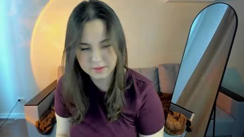nelie_evans online show from May 19, 1:45 am