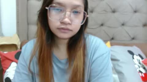 nerdysweetpinay online show from November 11, 1:45 am