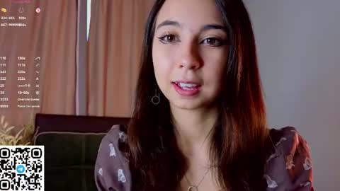 Emily online show from August 4, 3:18 pm