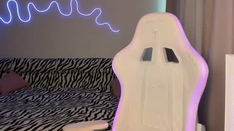 Mina online show from March 8, 8:29 am