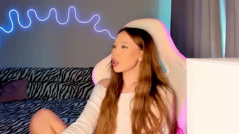 Mina online show from September 15, 12:02 pm