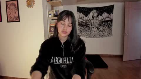 Snapshot of nia_blaze chatting on February 27, 9:14 pm Nia online show from February 27, 9:14 pm