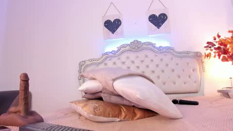 niacolussi online show from October 28, 9:52 pm