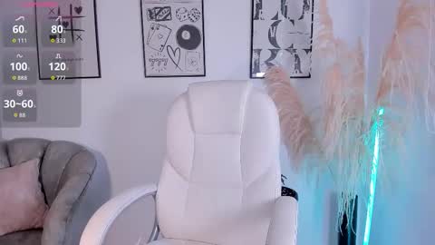 Nia online show from November 21, 4:20 pm