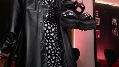  niakat  online show from December 2, 11:49 pm