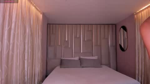 Call me Nia  online show from March 4, 7:43 pm