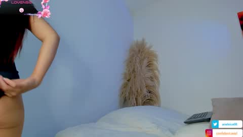 Ariel online show from April 25, 6:16 pm