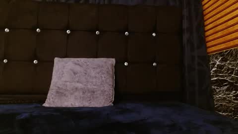 Michell  online show from February 18, 2:49 am