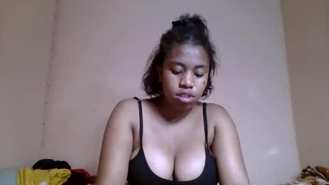 nicelly01 online show from May 12, 6:25 pm