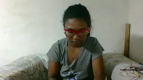nickiqqyuu online show from August 6, 1:12 am