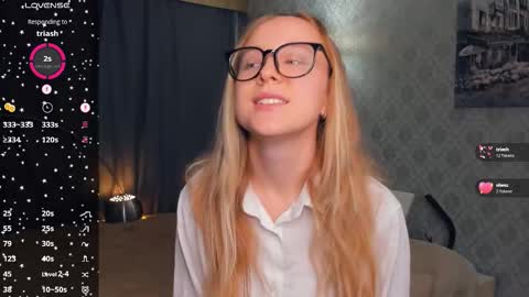 Snapshot of nicolavanderbie chatting on October 27, 7:08 pm Nicoletta online show from October 27, 7:08 pm