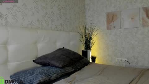 GMT7TueWedThSu 0300am-0900am. Sa 1000am-0400pm online show from September 24, 9:03 pm