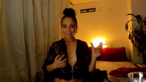 Snapshot of nicole_lustt chatting on February 1, 12:18 am Nicole online show from February 1, 12:18 am
