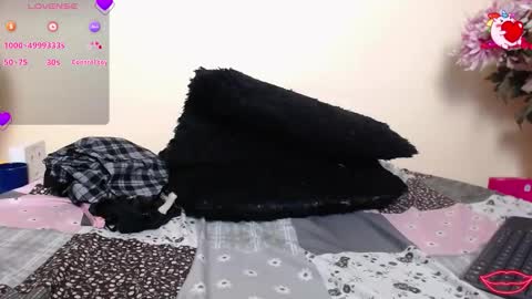 Nicole Santana online show from February 28, 11:48 pm