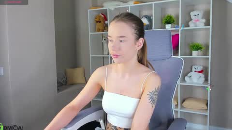 Nicole  My schedule for the week 2 GMT  9am-15pm  Mo Tu Th Fr online show from April 17, 1:19 am