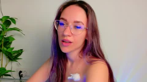 nicoleirisxxx online show from March 28, 8:36 am