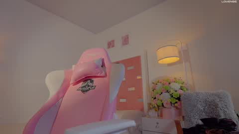  NEW instagram nicollemitchelle online show from November 1, 1:48 pm