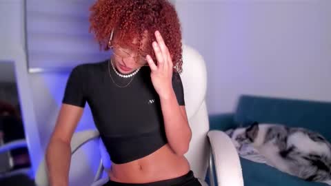 Snapshot of nicolle_sanchezz chatting on October 25, 12:07 am    online show from October 25, 12:07 am