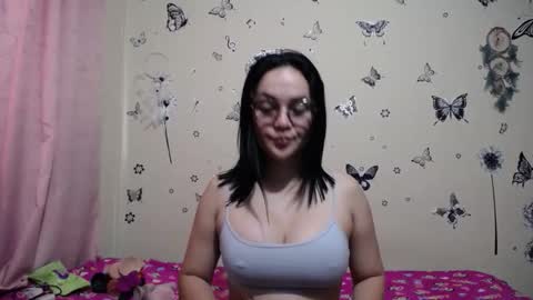 nicolle_sky online show from January 18, 1:51 pm