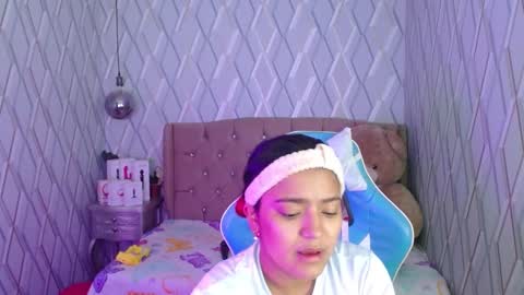 Nicolle Miley online show from February 16, 2:43 am