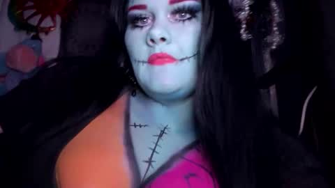 nightshade8807 online show from October 25, 4:31 am