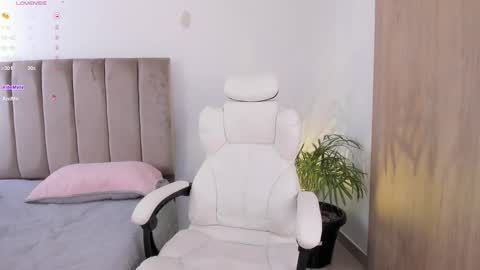 Niicoleta  online show from February 7, 8:02 pm