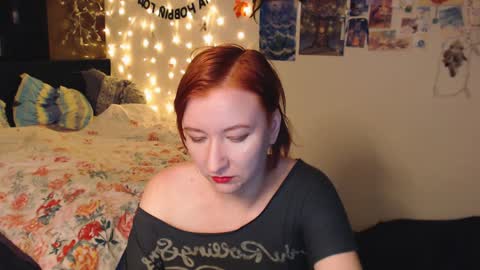 Snapshot of nika_fuchs chatting on December 20, 6:02 pm Nika online show from December 20, 6:02 pm