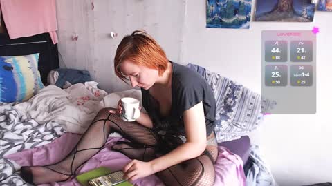 Snapshot of nika_fuchs chatting on December 17, 8:12 am Nika online show from December 17, 8:12 am