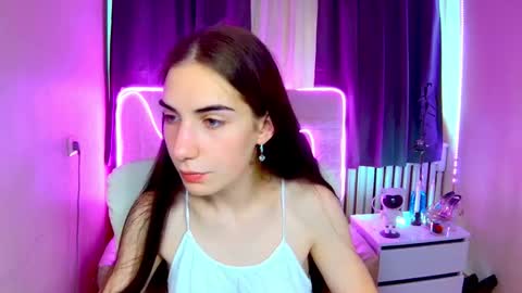 nikastarkk online show from September 13, 9:50 am