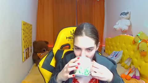 nikastarkk online show from February 10, 7:17 pm