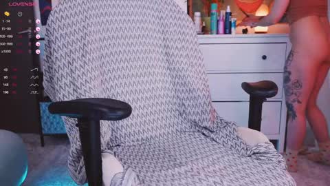 Snapshot of nikaxreznik chatting on March 7, 4:11 pm Nika online show from March 7, 4:11 pm