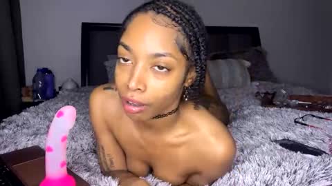 nikitalove104 online show from November 3, 10:58 pm