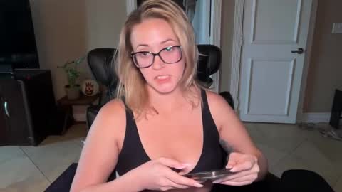 NikkiCums online show from November 18, 8:10 pm