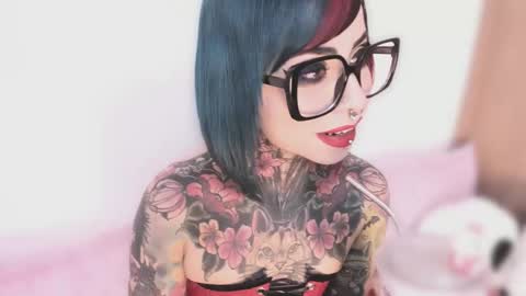 Nikki Ramone   online show from October 13, 10:01 pm