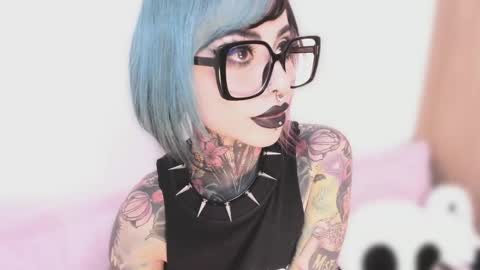 Nikki Ramone   online show from October 2, 11:43 pm