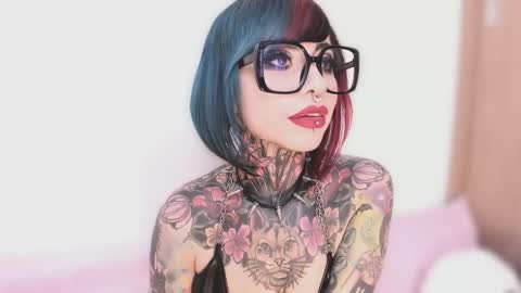 Nikki Ramone   online show from October 15, 11:07 pm