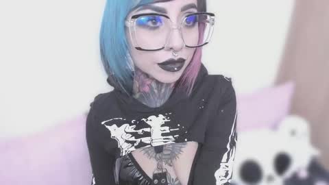 Nikki Ramone   online show from September 30, 11:31 pm