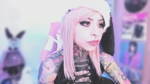 Nikki Ramone   online show from December 19, 11:24 am