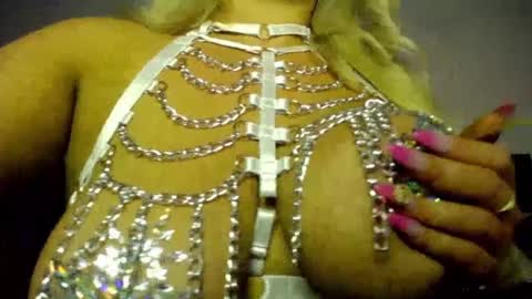 Niquita Sparkles online show from January 9, 8:55 am